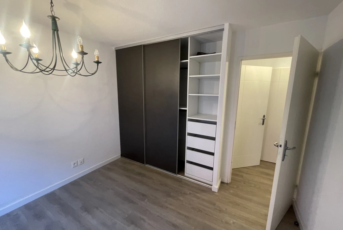 Appartement T2 de 60 m2 avec terrasse à Sete, proche hyper-centre, accessible PMR 