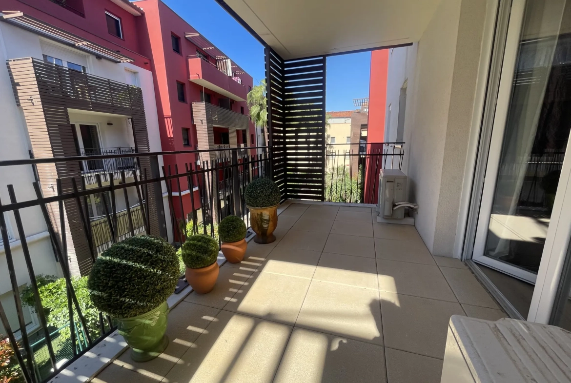 Appartement T2 de 60 m2 avec terrasse à Sete, proche hyper-centre, accessible PMR 