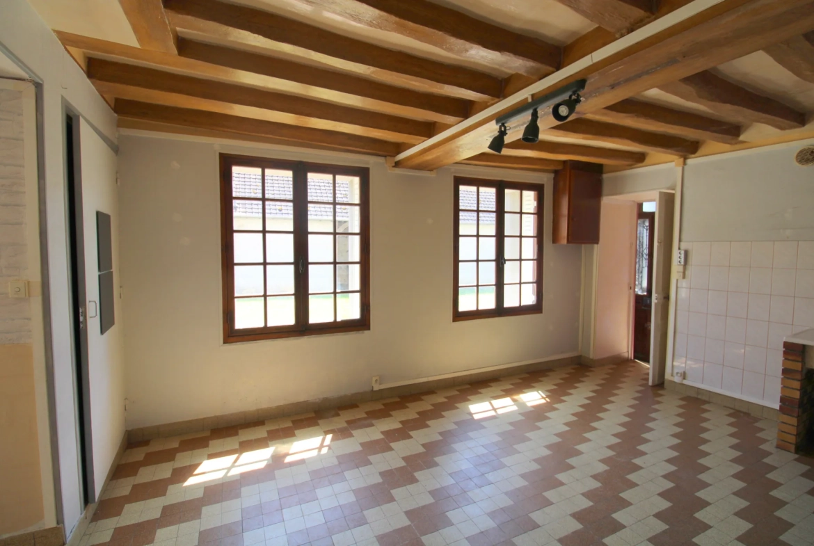 Ancien corps de ferme à vendre proche Pacy-sur-Eure avec terrain de 1664 m² 