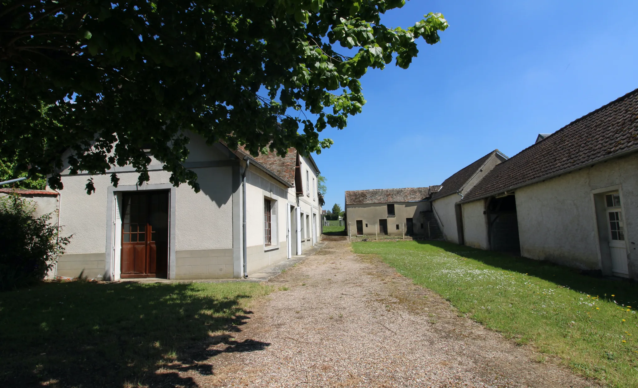 Ancien corps de ferme à vendre proche Pacy-sur-Eure avec terrain de 1664 m² 