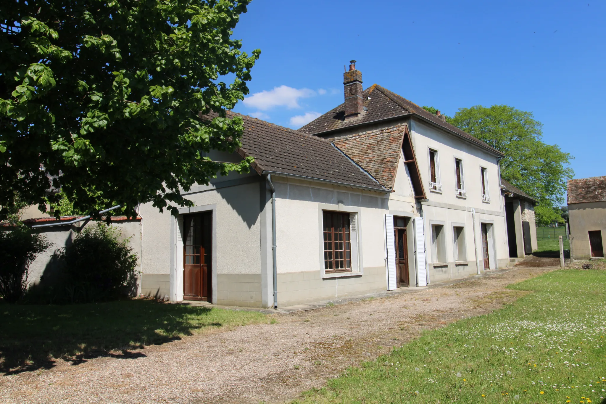 Ancien corps de ferme à vendre proche Pacy-sur-Eure avec terrain de 1664 m² 
