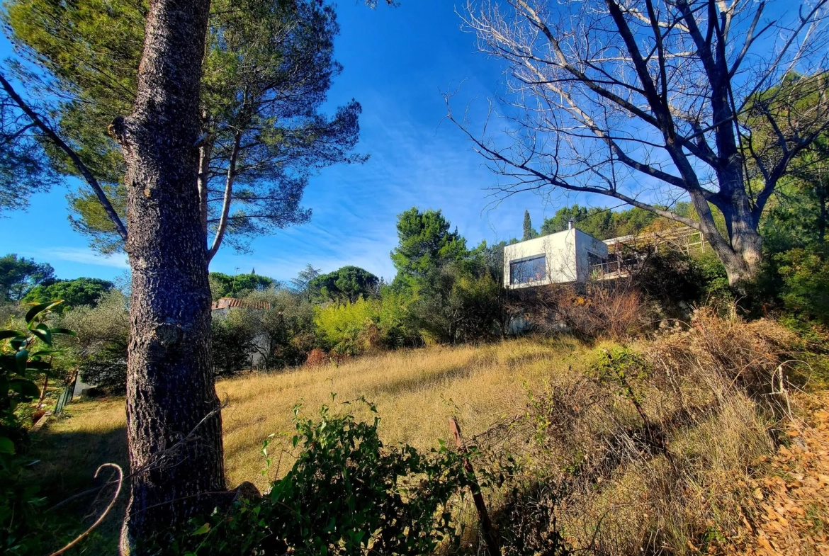 Terrain constructible de 600 m² à Grabels – Vue dégagée et exposition plein sud 
