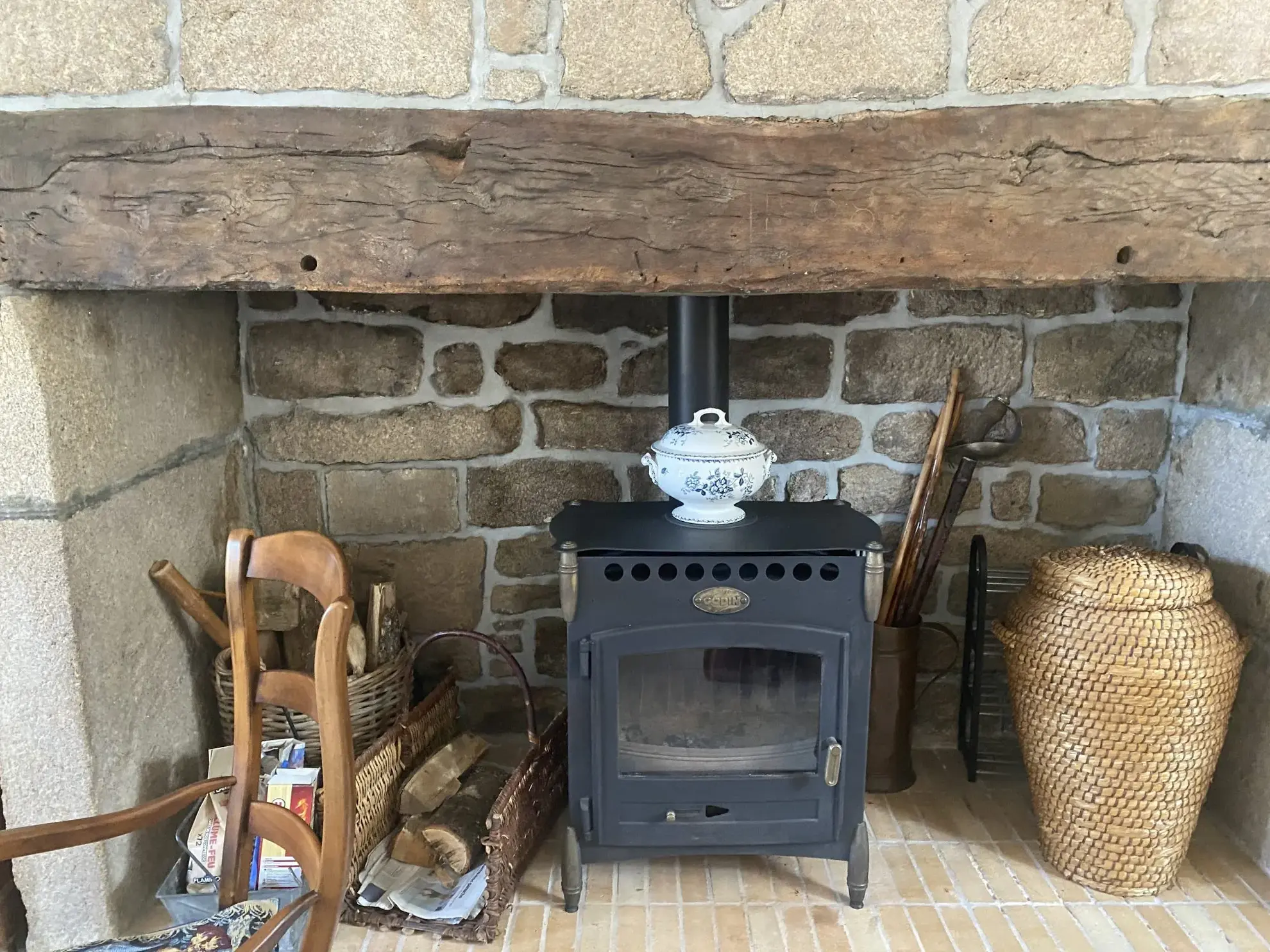 Maison ancienne rénovée de 60 m² à Tarnac avec terrasse et jardin 
