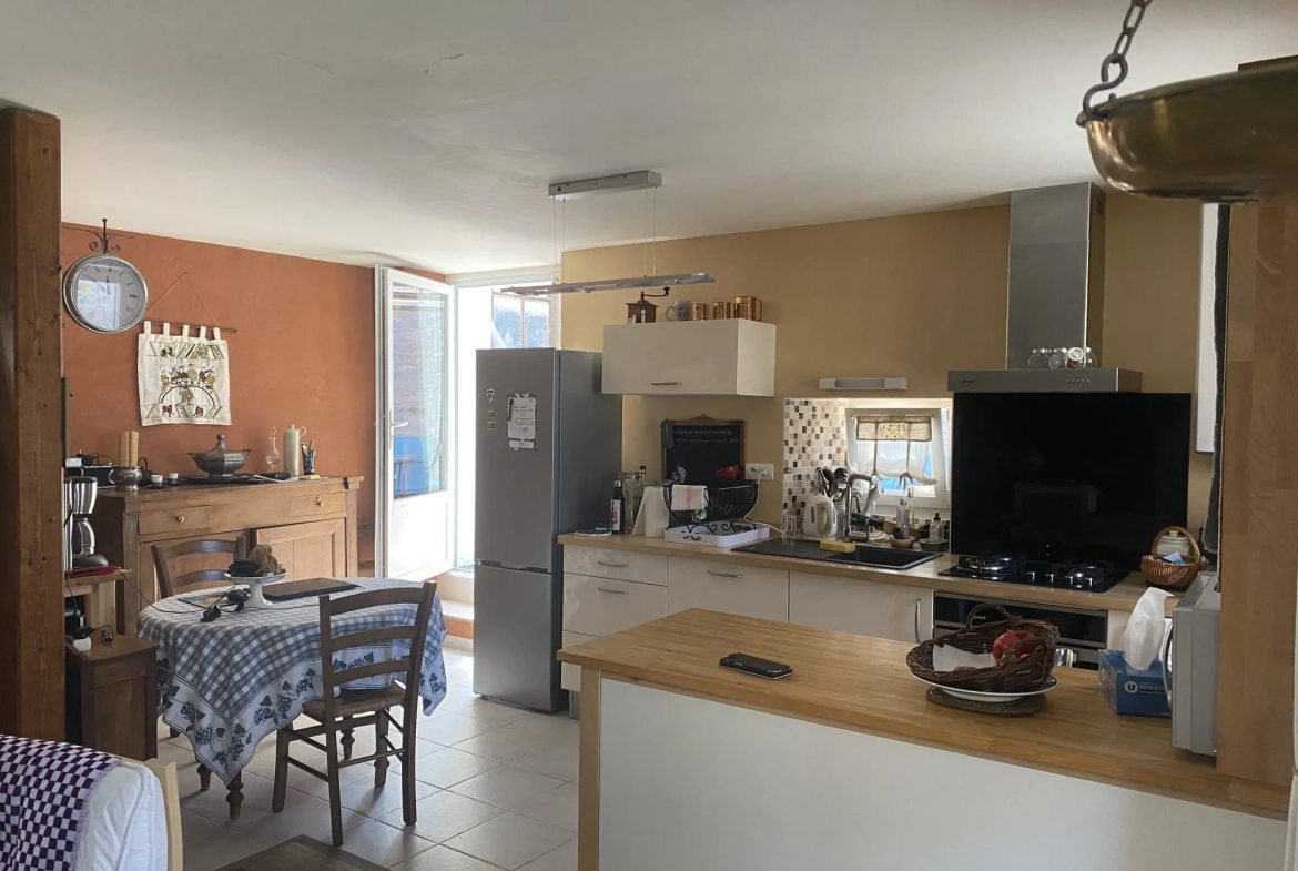 Maison ancienne rénovée de 60 m² à Tarnac avec terrasse et jardin 