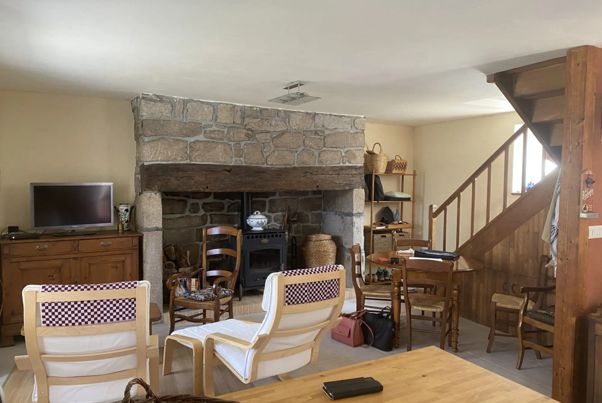 Maison ancienne rénovée de 60 m² à Tarnac avec terrasse et jardin 
