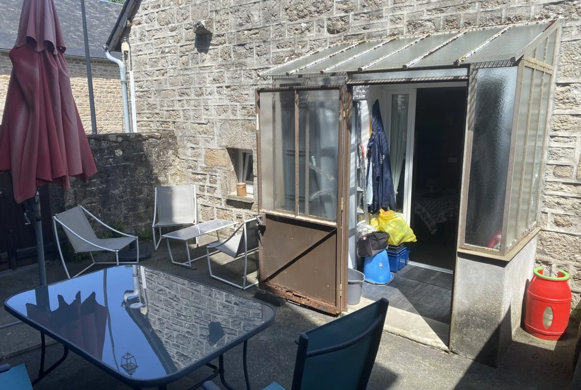 Maison ancienne rénovée de 60 m² à Tarnac avec terrasse et jardin 