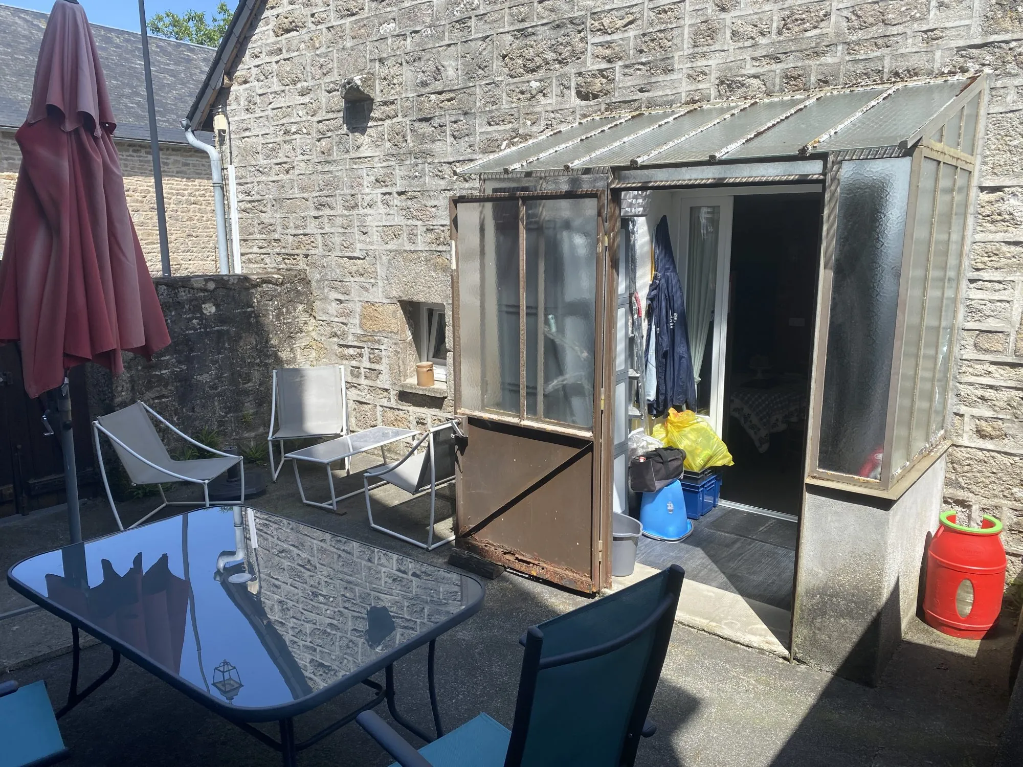Maison ancienne rénovée de 60 m² à Tarnac avec terrasse et jardin 