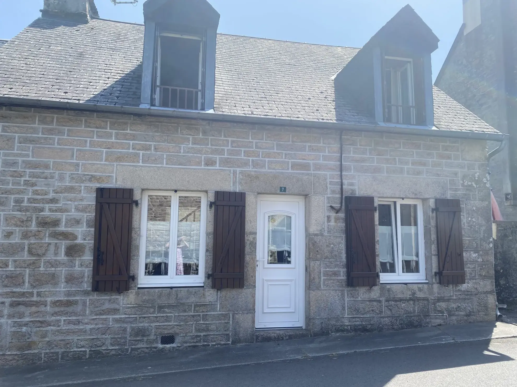 Maison ancienne rénovée de 60 m² à Tarnac avec terrasse et jardin 