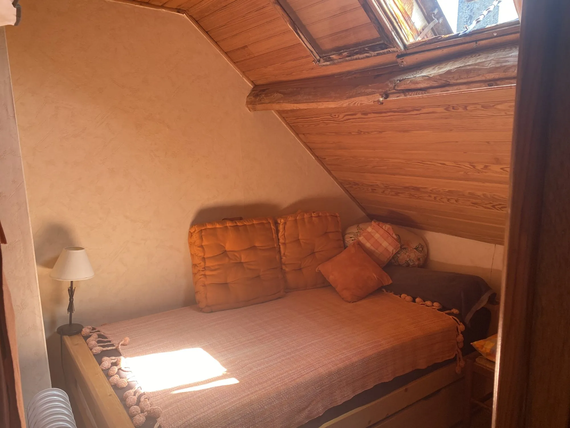 Maison ancienne rénovée de 60 m² à Tarnac avec terrasse et jardin 