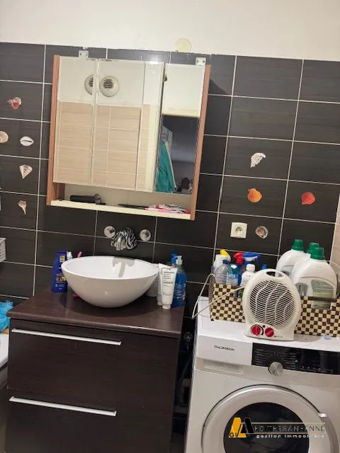 MGI Salle de bains  Appartement T3 à vendre à Béziers avec balcon et parking en résidence calme 