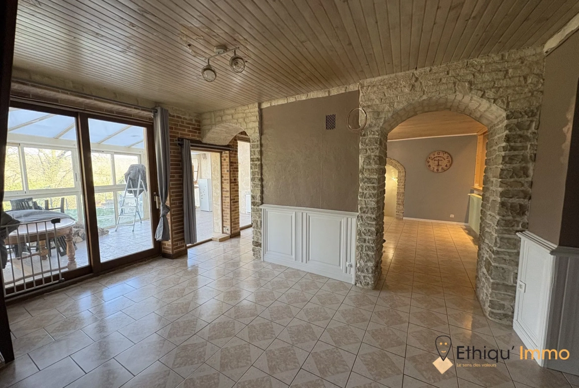 Maison rénovée avec véranda et 4 chambres à Bayel - Prix réduit 