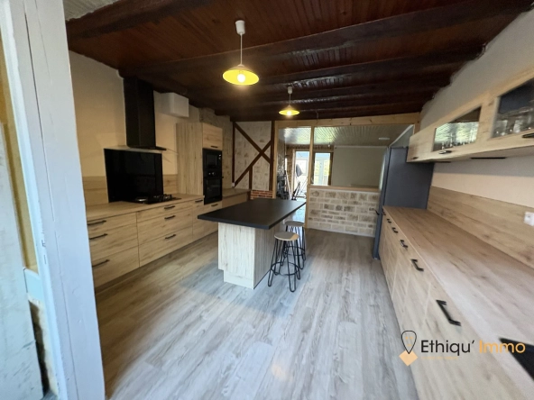 Maison rénovée avec véranda et 4 chambres à Bayel - Prix réduit