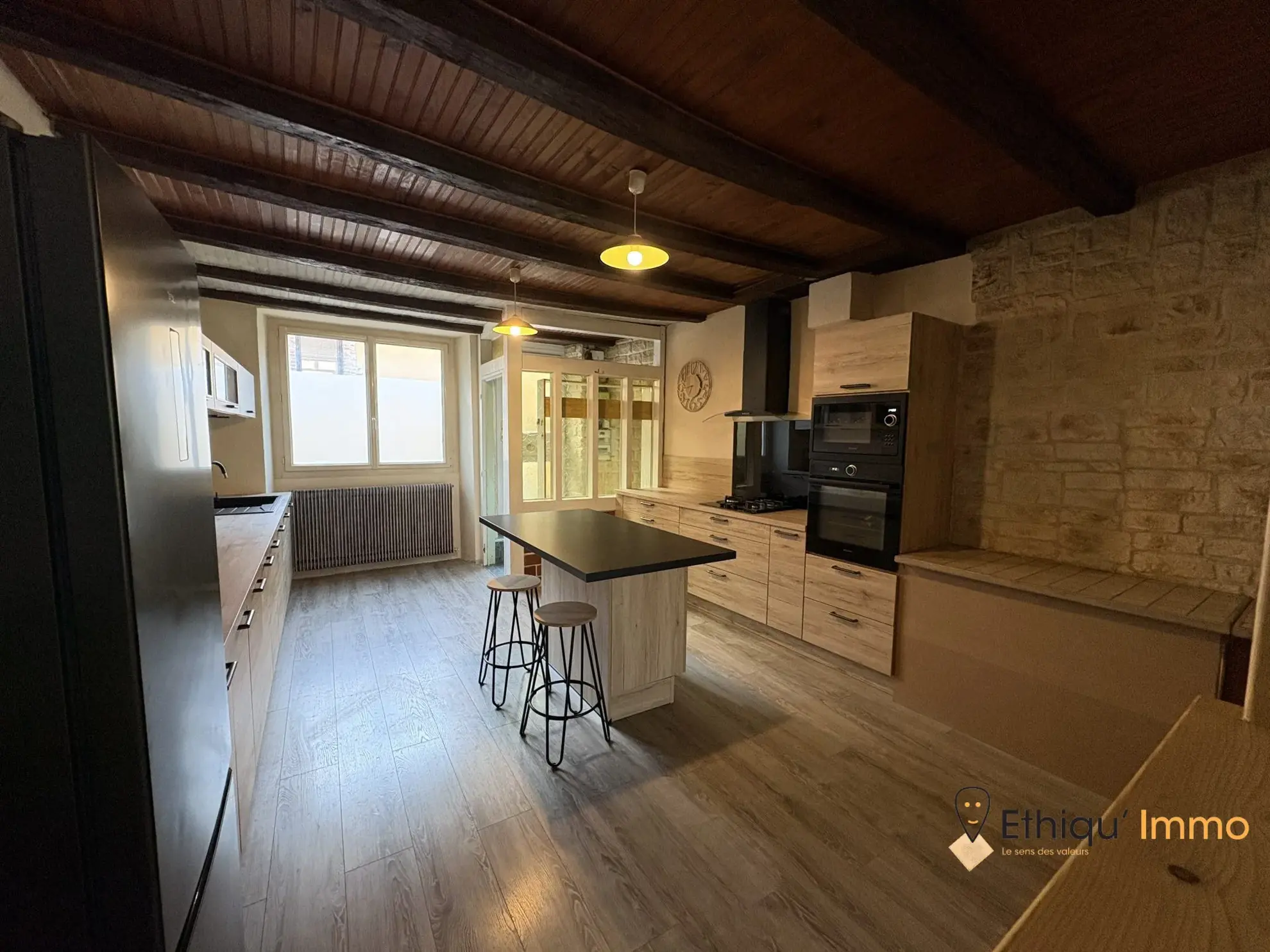 Maison rénovée avec véranda et 4 chambres à Bayel - Prix réduit 