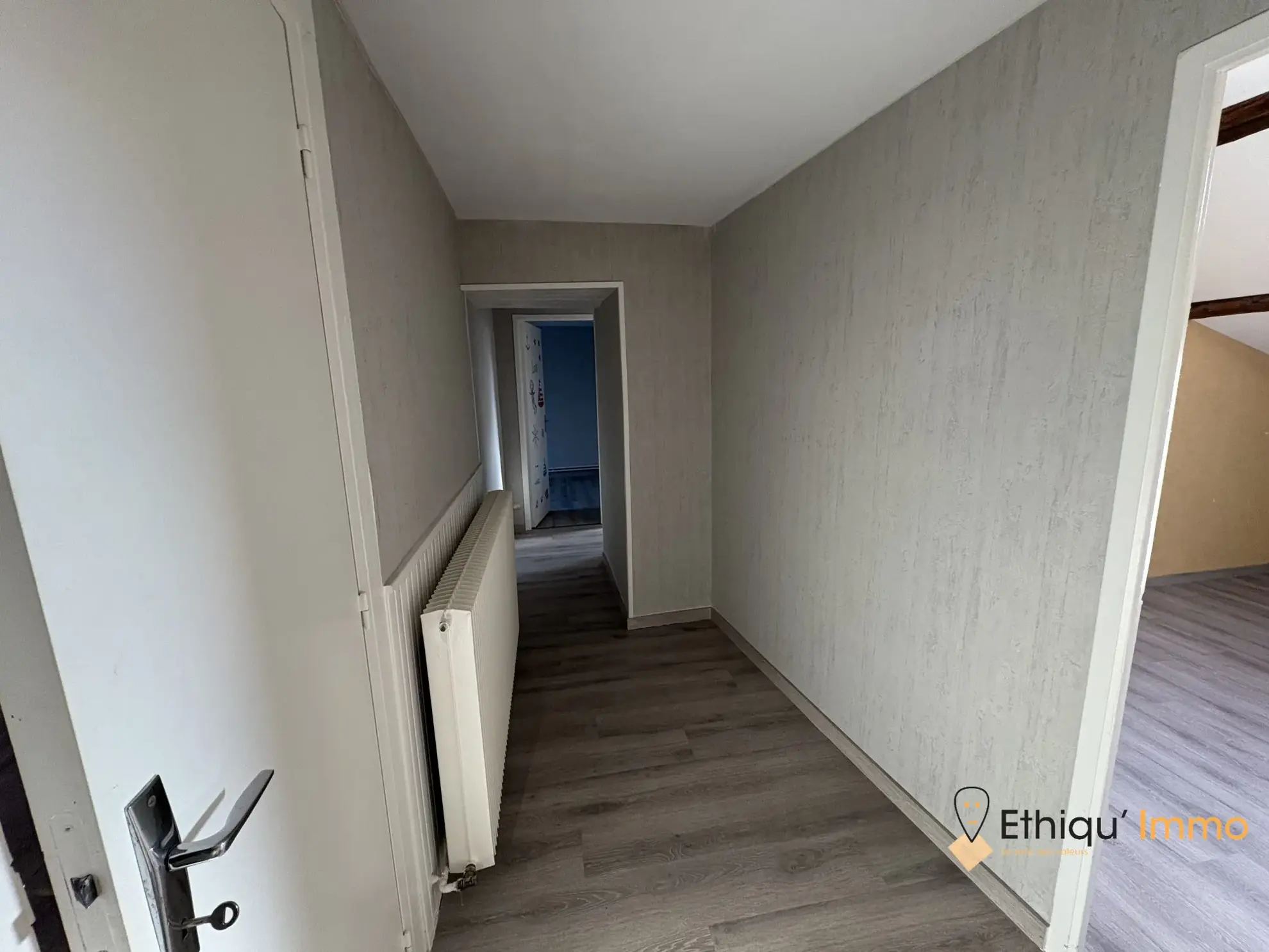 Maison rénovée avec véranda et 4 chambres à Bayel - Prix réduit 