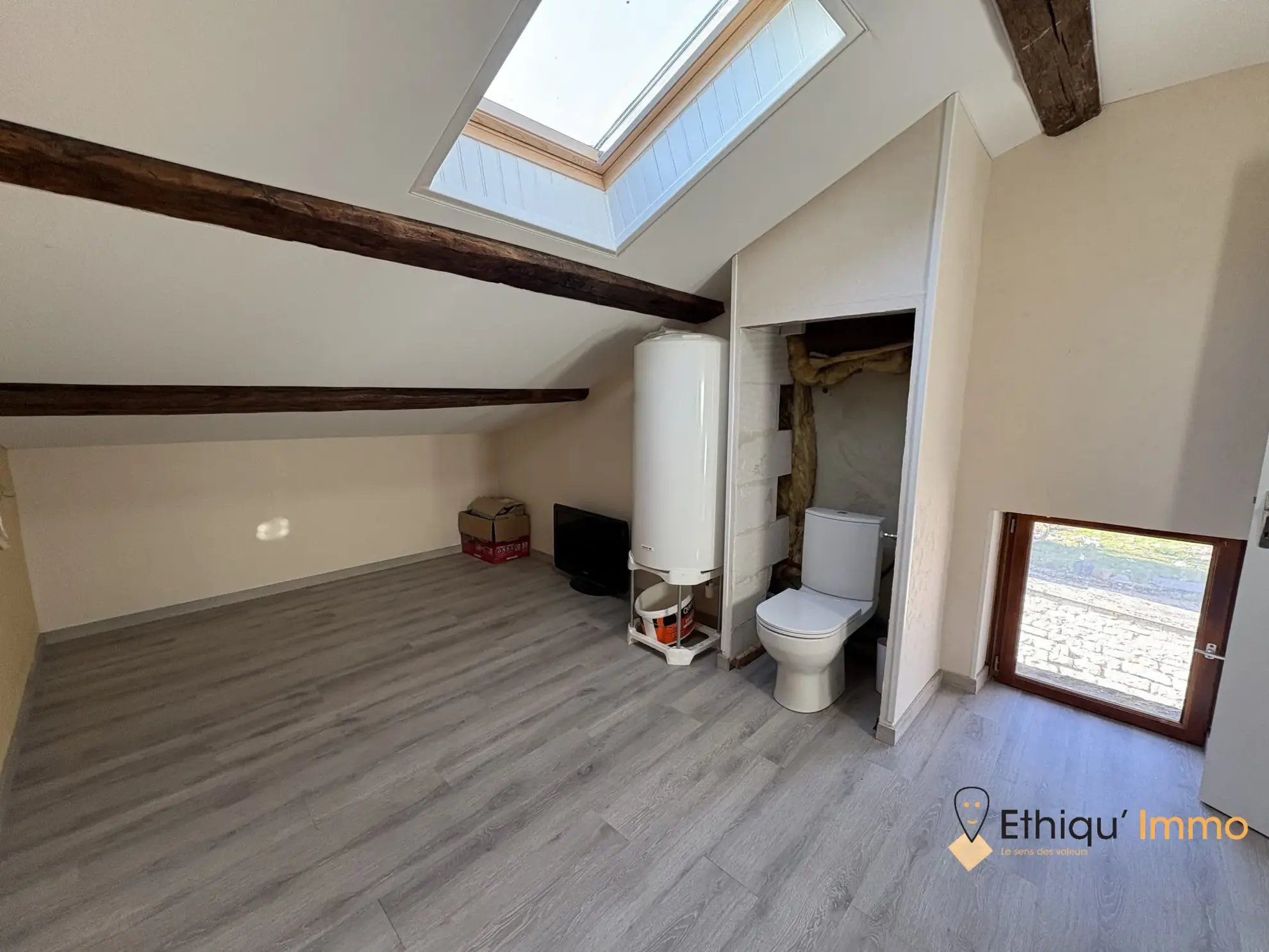Maison rénovée avec véranda et 4 chambres à Bayel - Prix réduit 