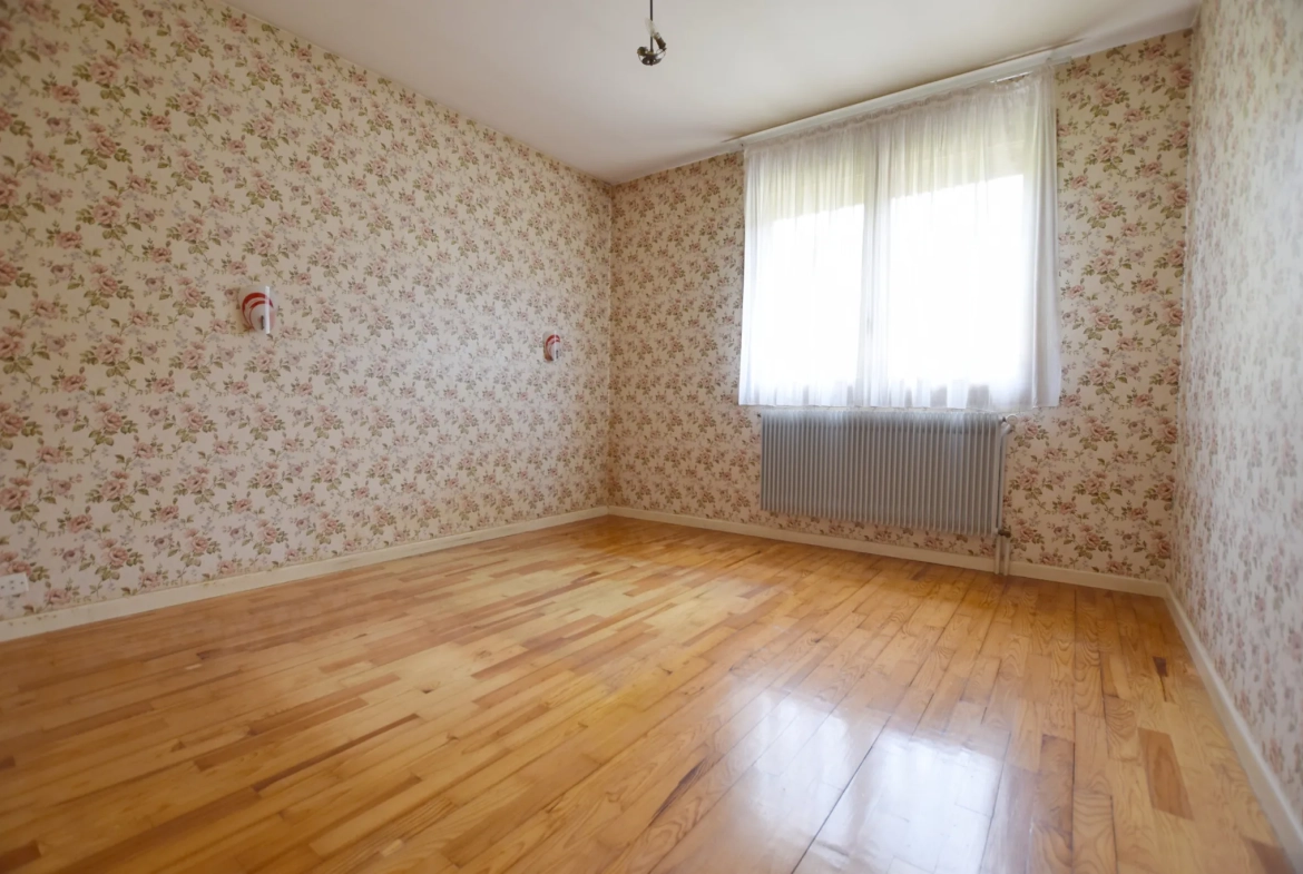 Maison à Vieux-Charmont avec 3 chambres, garage et jardin - Quartier calme et résidentiel 