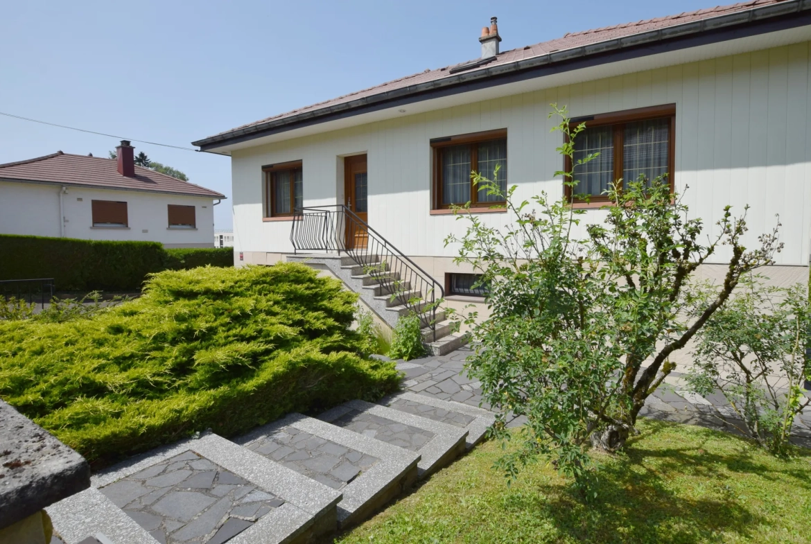 Maison à Vieux-Charmont avec 3 chambres, garage et jardin - Quartier calme et résidentiel 