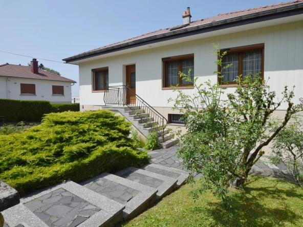Maison à Vieux-Charmont avec 3 chambres, garage et jardin - Quartier calme et résidentiel