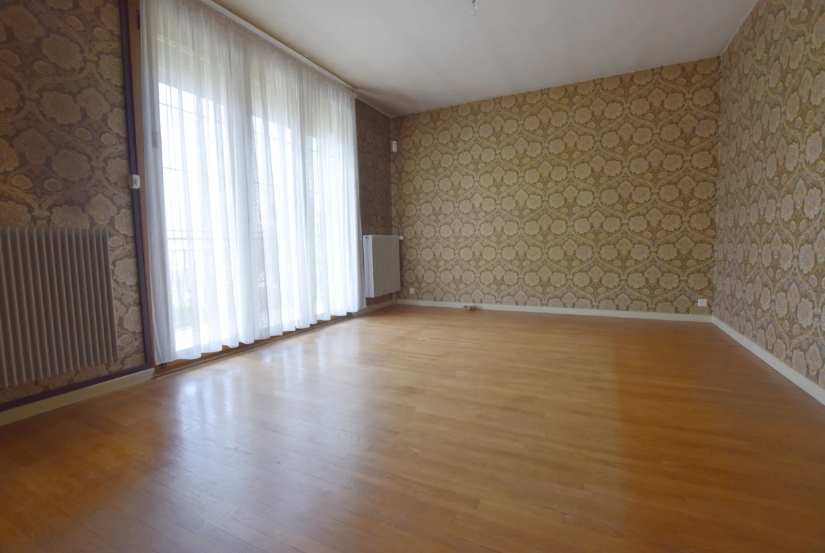 Maison à Vieux-Charmont avec 3 chambres, garage et jardin - Quartier calme et résidentiel 