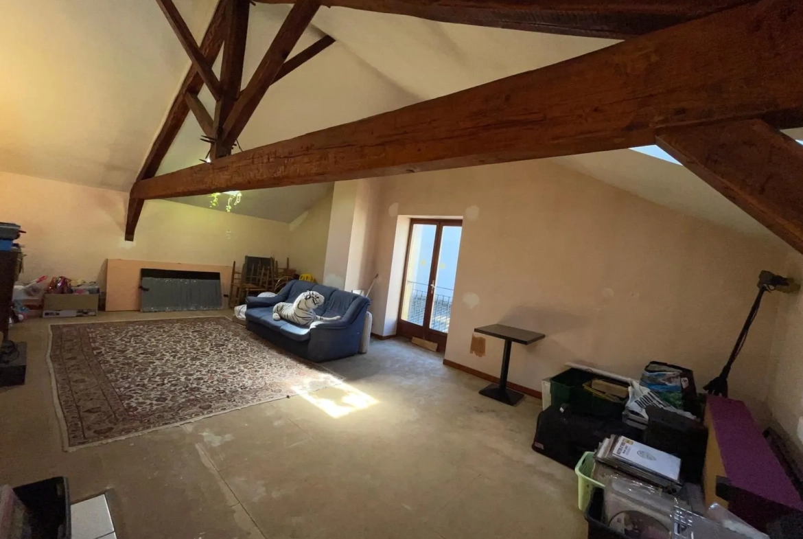 Immeuble de rapport à La Guerche-sur-l'Aubois avec gros potentiel de rentabilité 