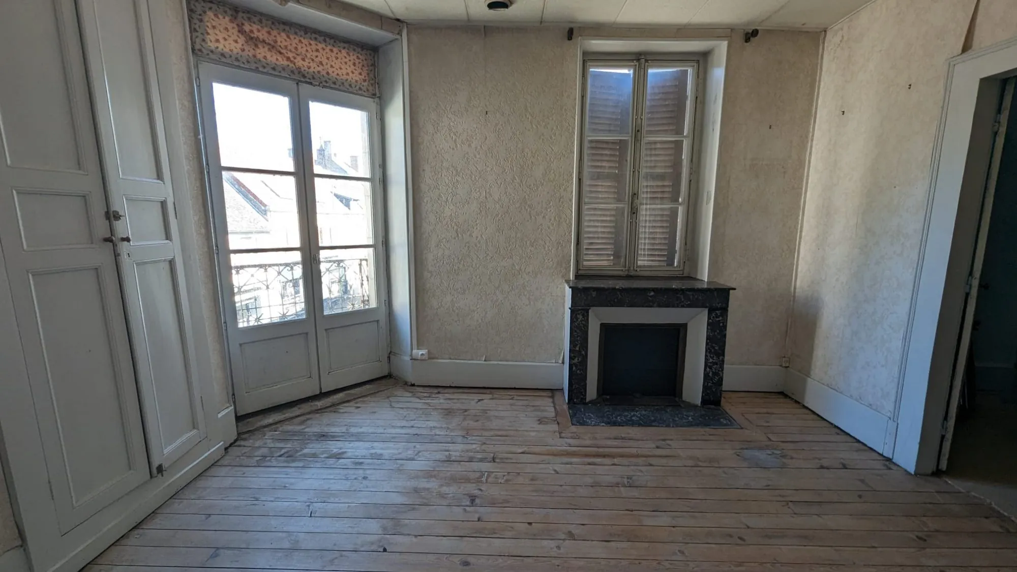 Immeuble de rapport à La Guerche-sur-l'Aubois avec gros potentiel de rentabilité 