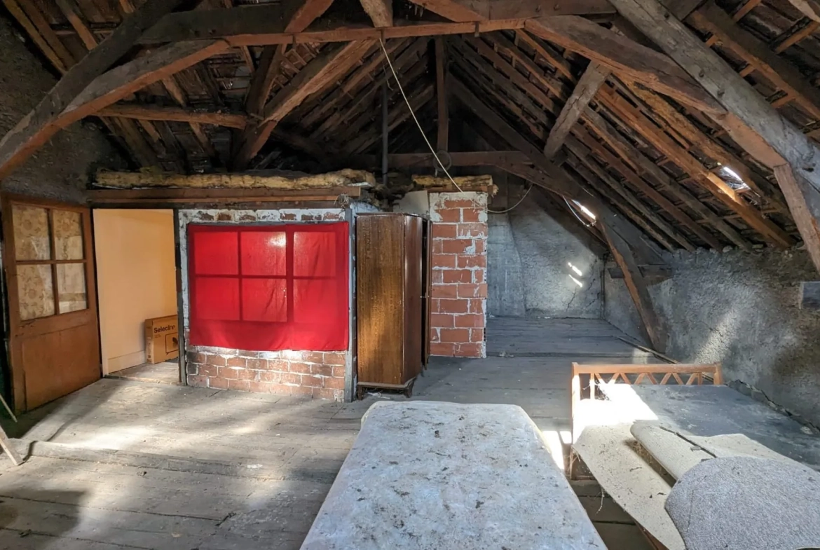 Immeuble de rapport à La Guerche-sur-l'Aubois avec gros potentiel de rentabilité 