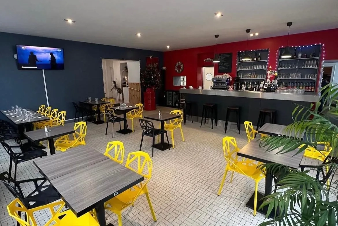 Immeuble de rapport à La Guerche-sur-l'Aubois avec gros potentiel de rentabilité 