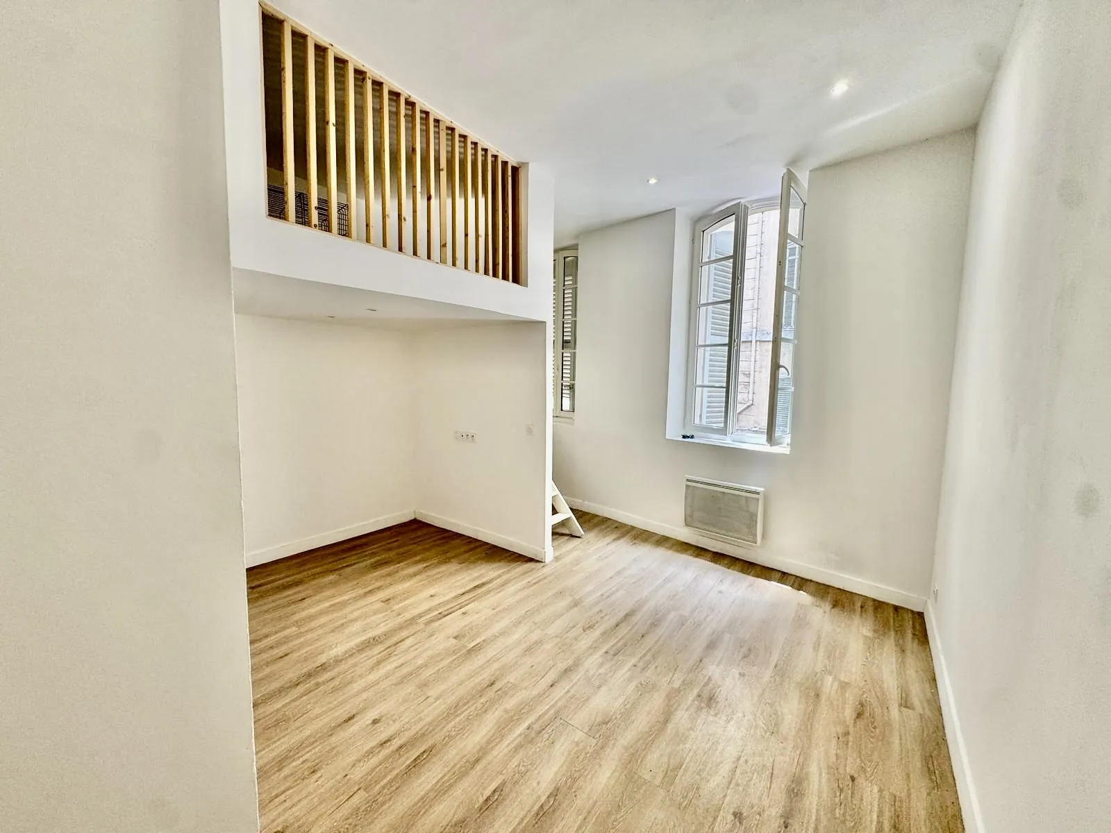 Appartement entièrement rénové proche du Vieux Port de Marseille 