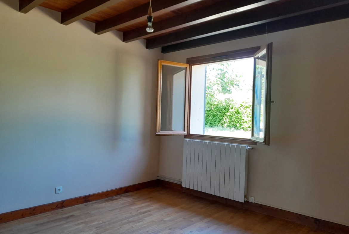 Maison de campagne de plain-pied avec garage et grand jardin à Lauzerte 