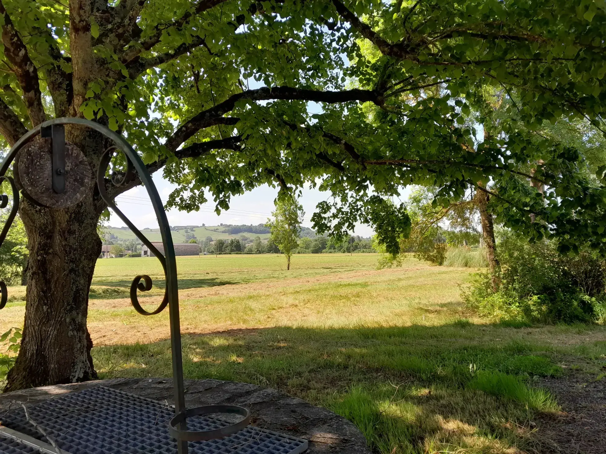 Maison de campagne de plain-pied avec garage et grand jardin à Lauzerte 