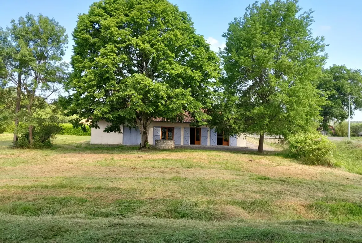 Maison de campagne de plain-pied avec garage et grand jardin à Lauzerte 