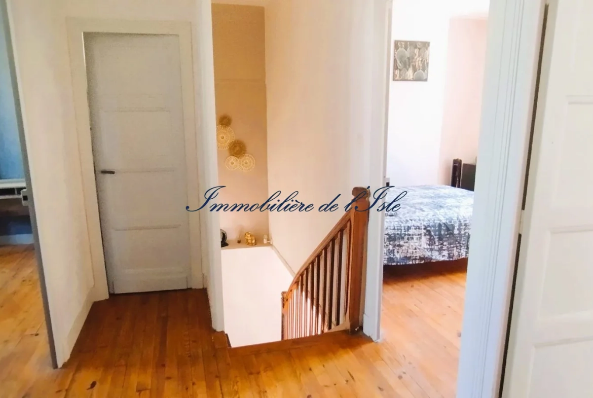 A vendre maison de ville rénovée avec jardin à Périgueux Quartier Saint-Georges 