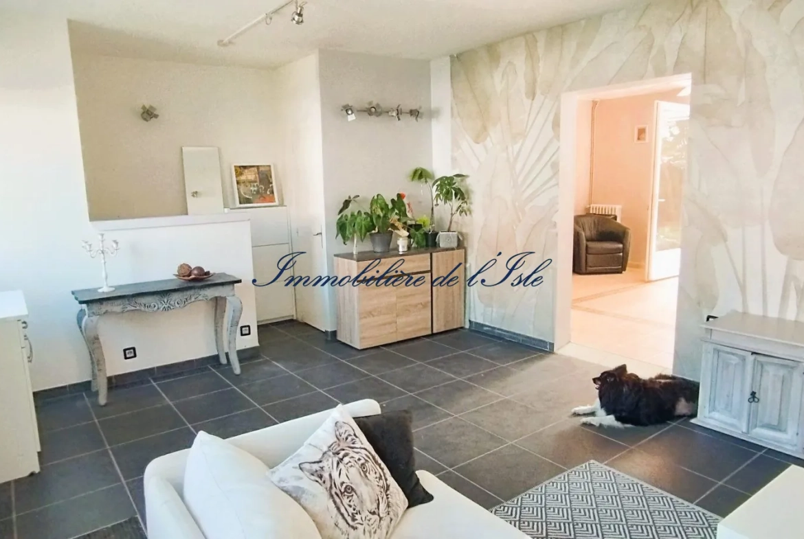A vendre maison de ville rénovée avec jardin à Périgueux Quartier Saint-Georges 