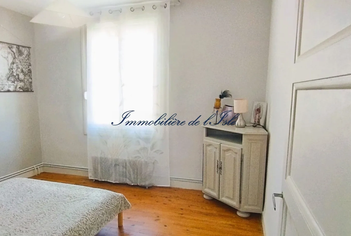 A vendre maison de ville rénovée avec jardin à Périgueux Quartier Saint-Georges 