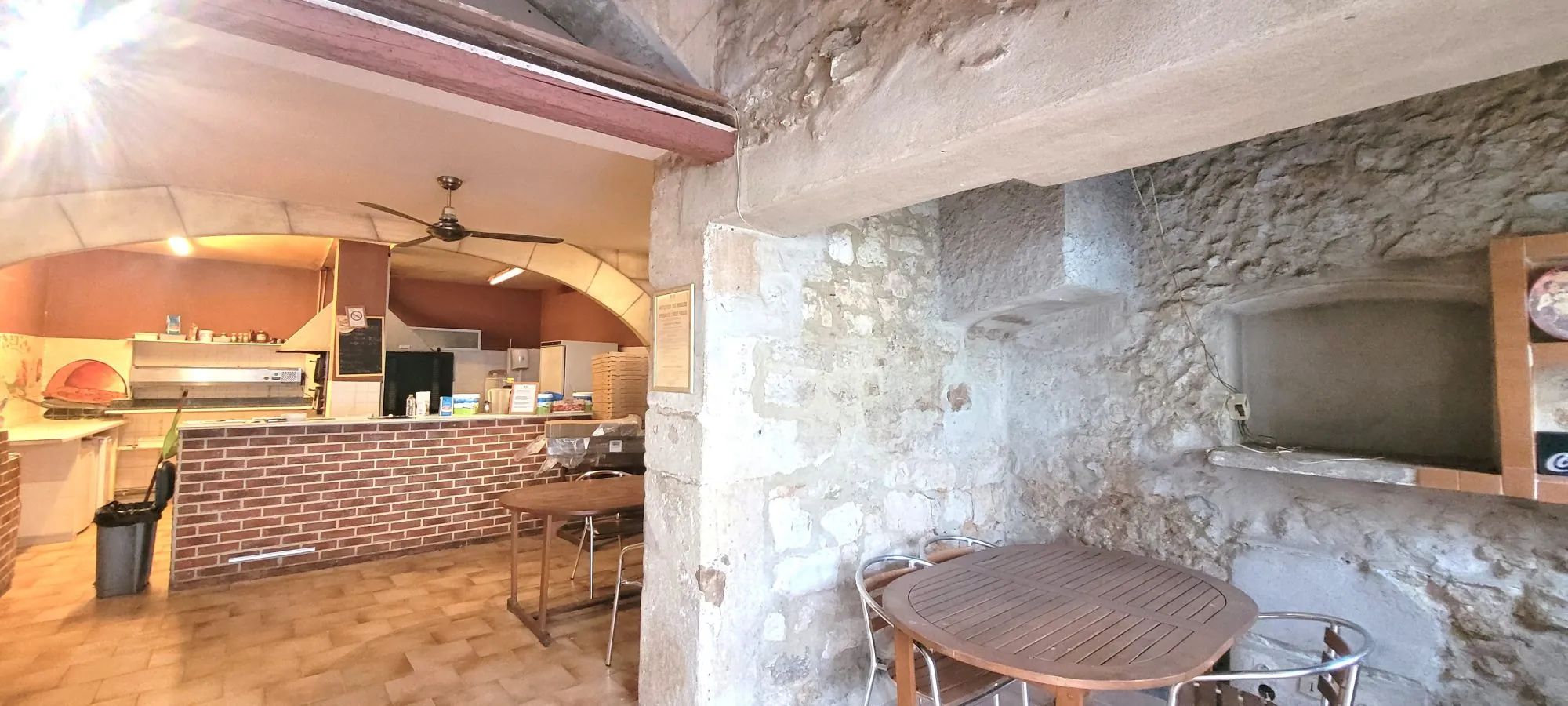 Fonds de commerce de restauration à Teyran – Pizzeria, Rôtisserie et Sandwicherie 