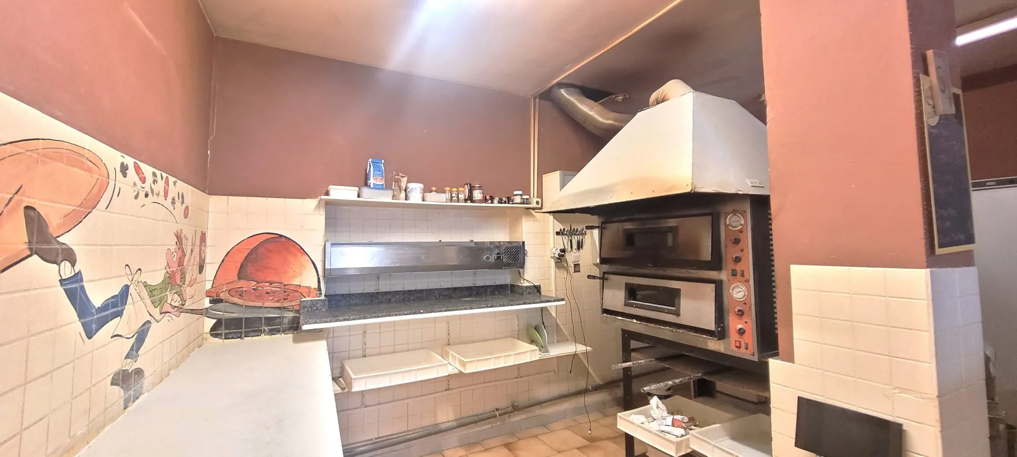Fonds de commerce de restauration à Teyran – Pizzeria, Rôtisserie et Sandwicherie 