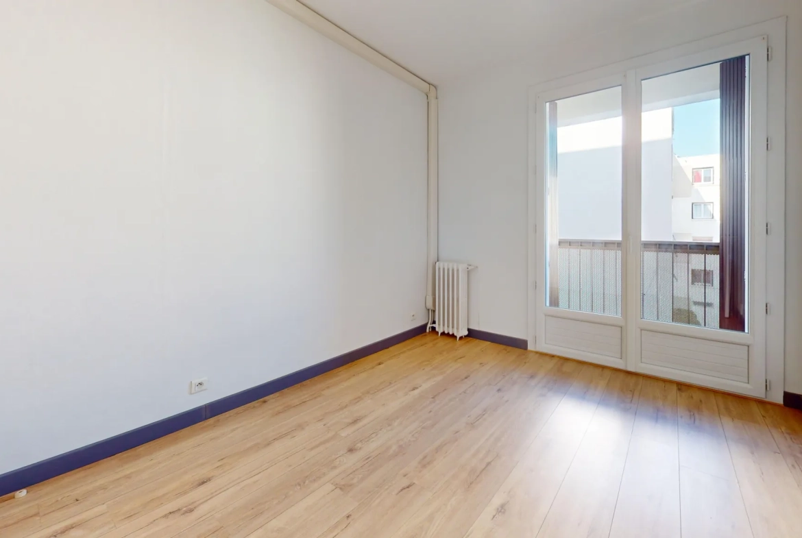 Appartement F3 de 61 m² avec balcon à Montpellier, proche commodités 