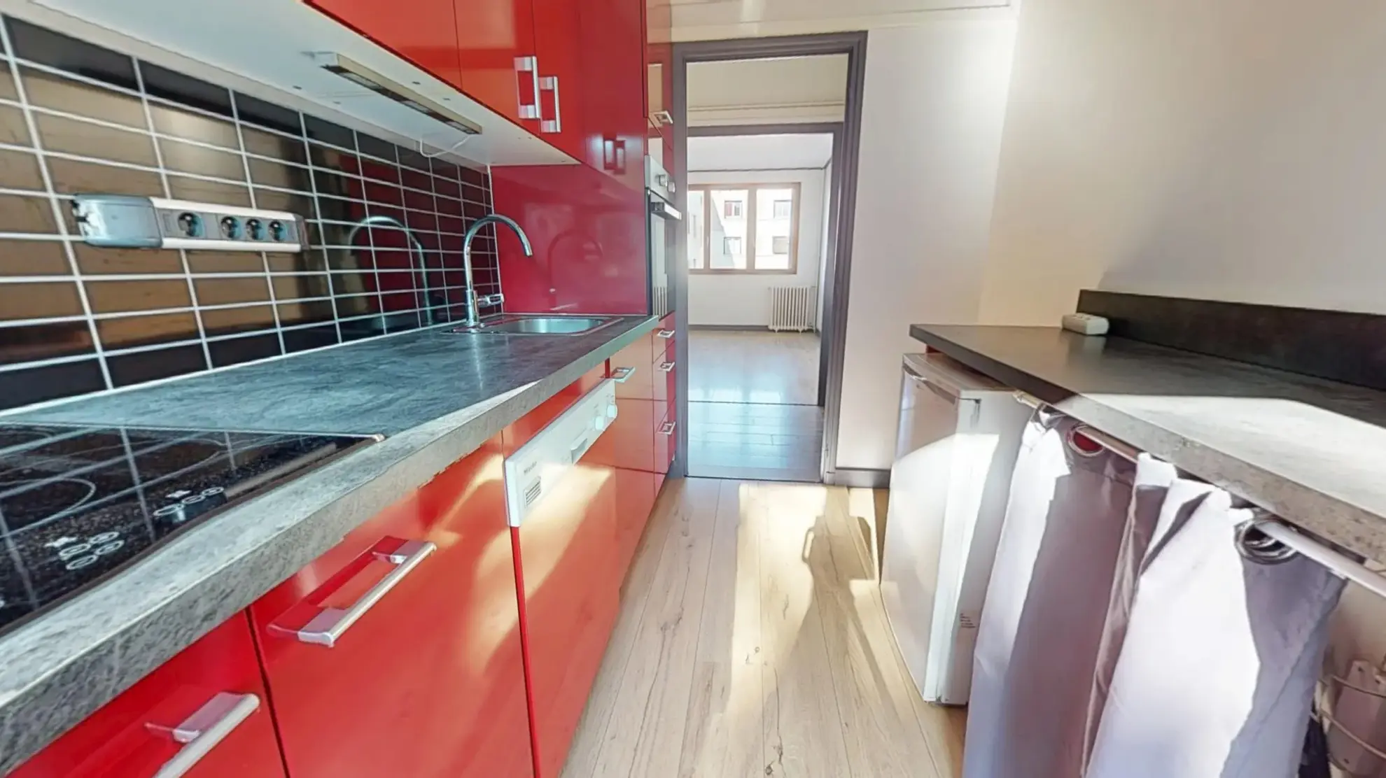 Appartement F3 de 61 m² avec balcon à Montpellier, proche commodités 