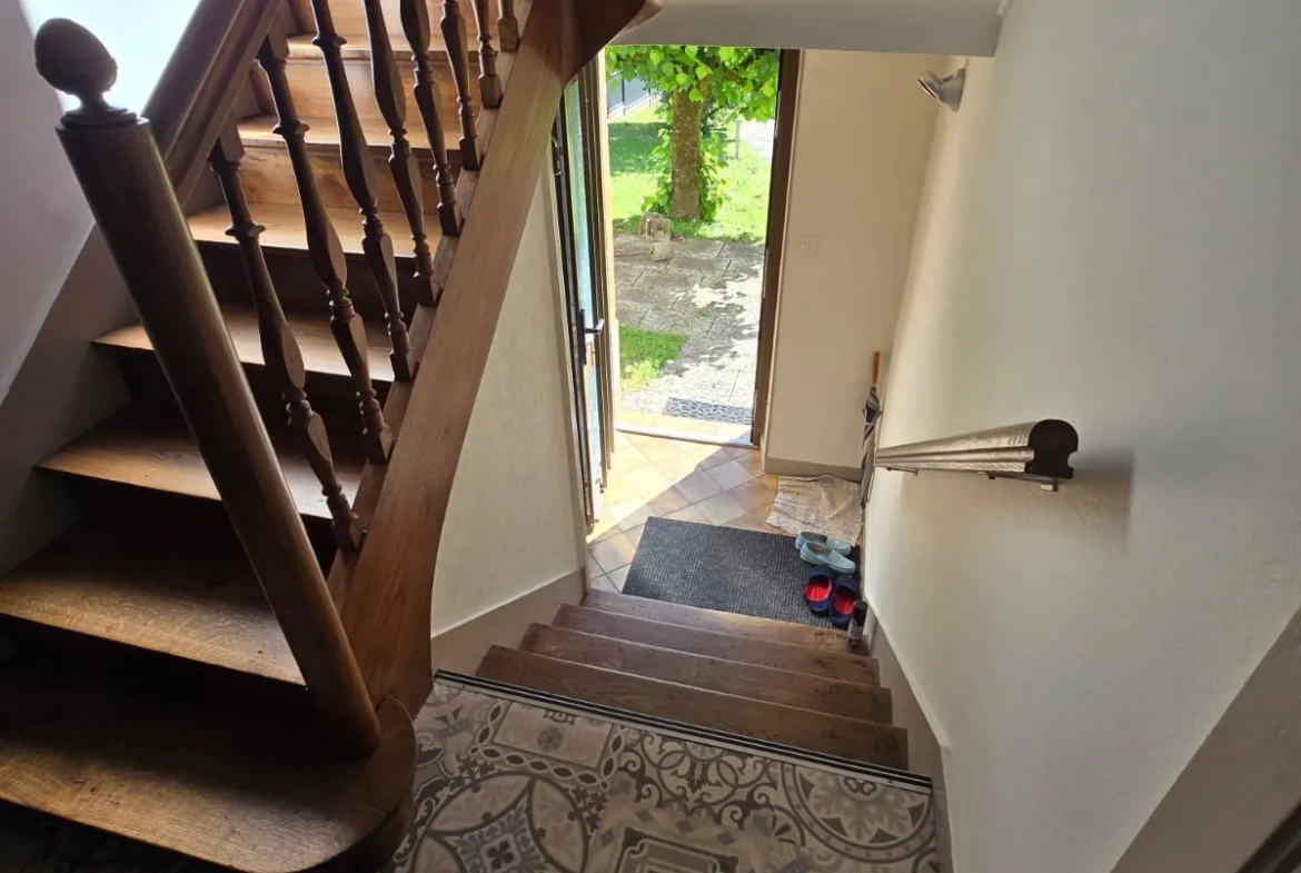 Maison familiale spacieuse à Panazol avec terrasse et garage 