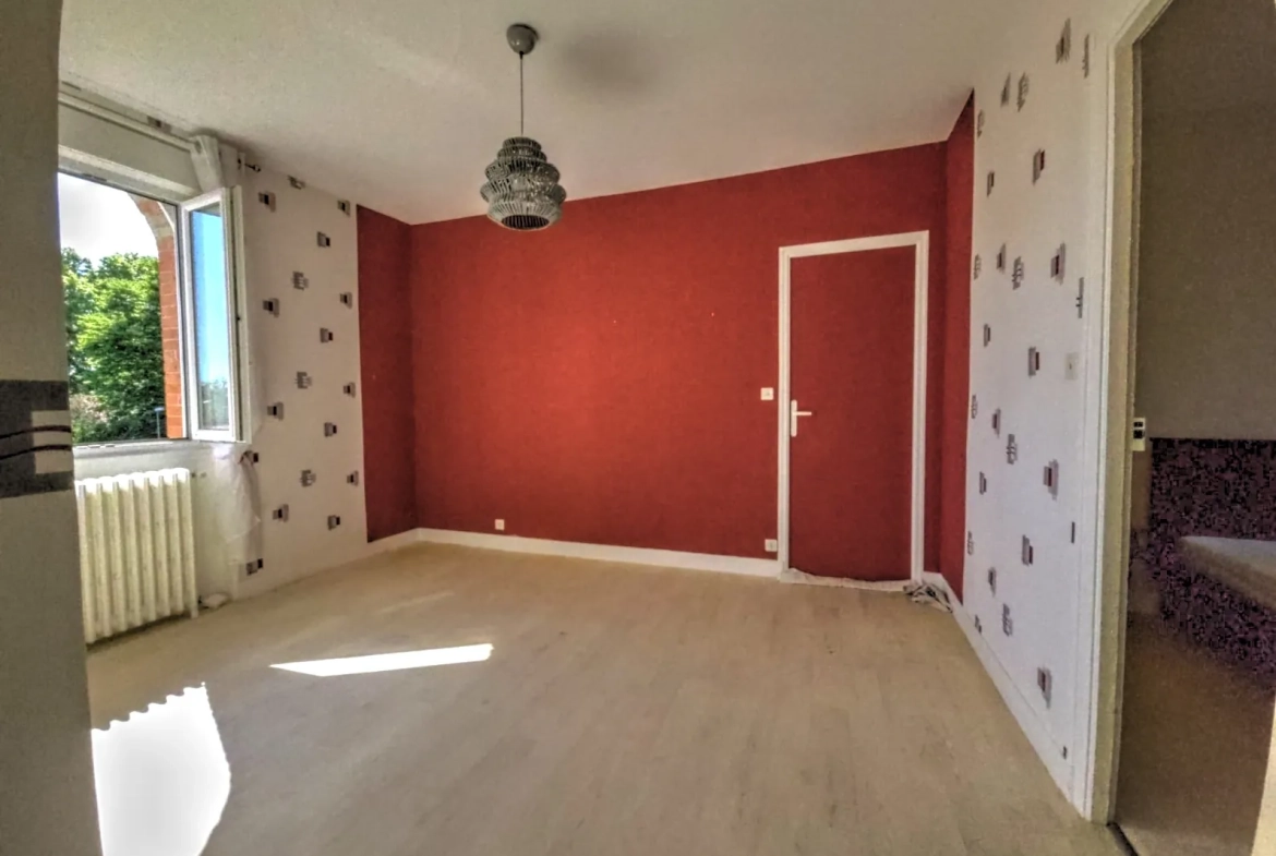 Maison familiale spacieuse à Panazol avec terrasse et garage 