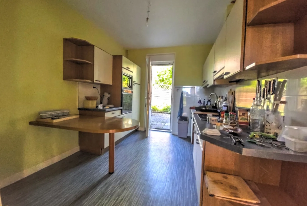 Maison familiale spacieuse à Panazol avec terrasse et garage 