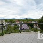 terrasse depuis pièce de vie Appartement T3 à vendre avec terrasse et vue sur les Vosges à Mulhouse