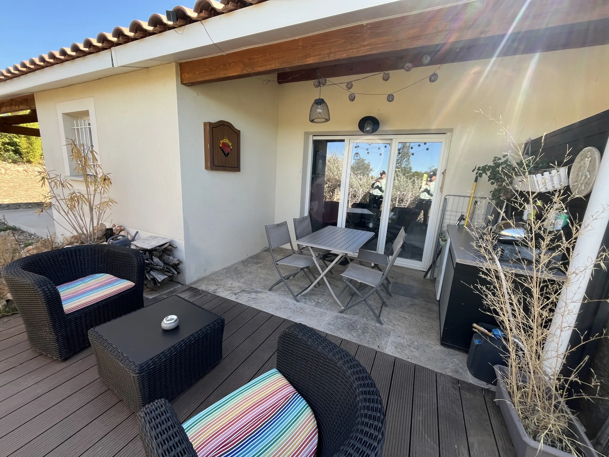 Duplex T2 meublé avec terrasse à Signes, résidence sécurisée avec piscine 