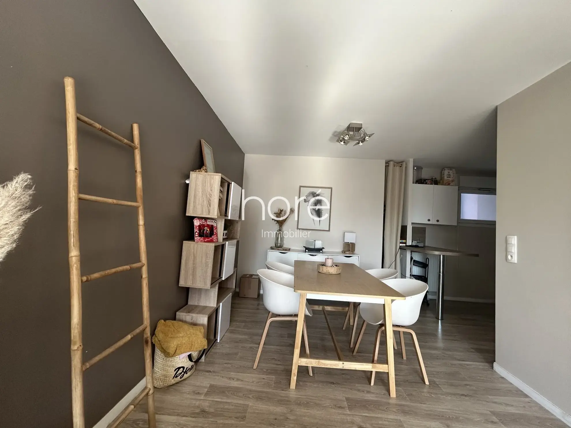 Appartement T3 lumineux de 71 m² avec balcon à Colombelles, proximité commodités 