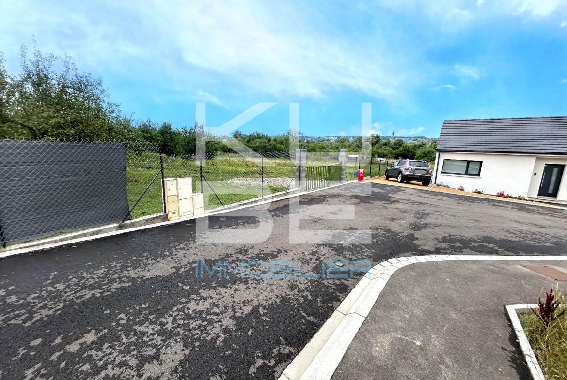 Terrain constructible de 2 360 m² à Faulquemont - Emplacement privilégié 