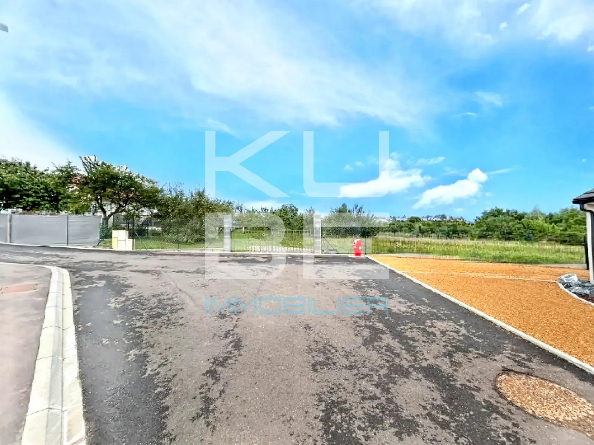 Terrain constructible de 2 360 m² à Faulquemont - Emplacement privilégié 