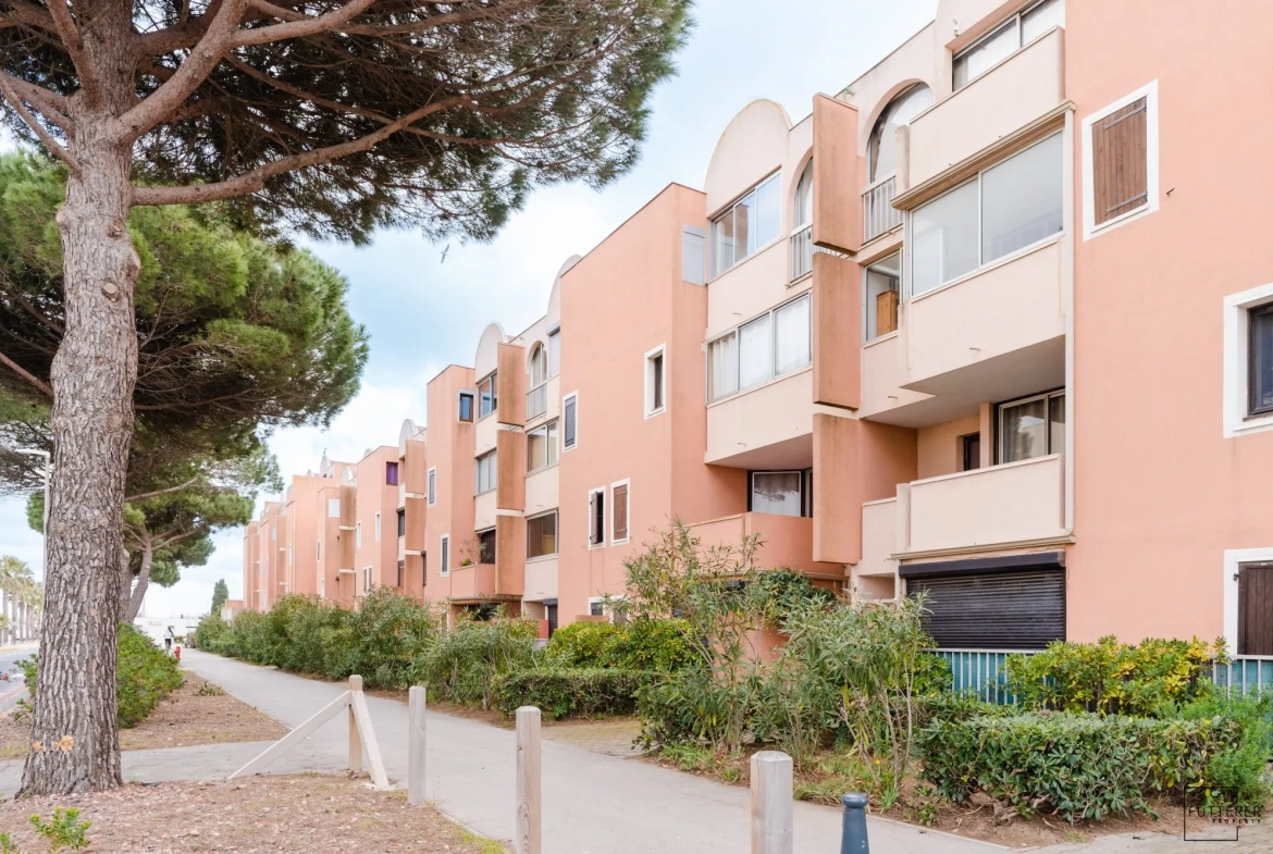 Appartement 2 pièces à vendre à Gruissan Rive Droite avec terrasse et parking privé 