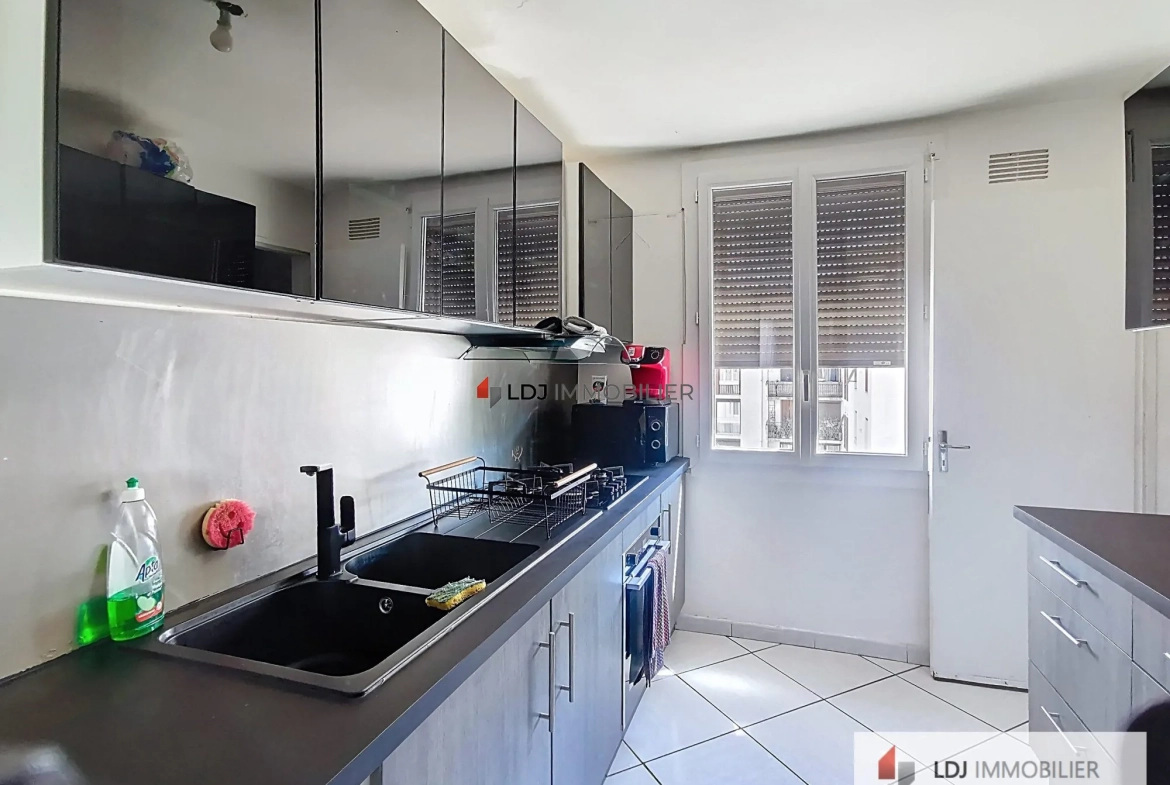 Appartement T3/4 à vendre à Perpignan avec terrasse et proximité commodités 