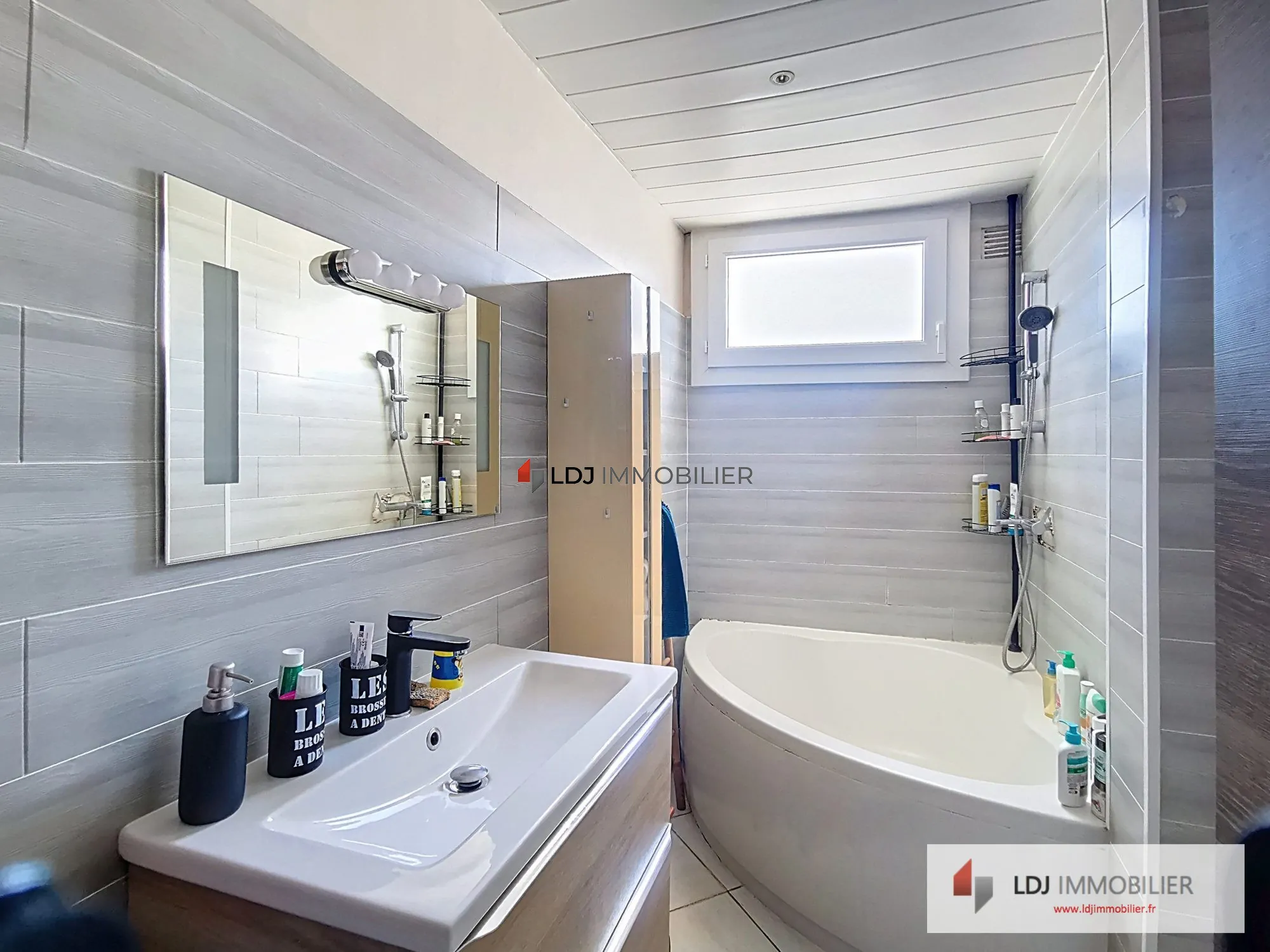 Appartement T3/4 à vendre à Perpignan avec terrasse et proximité commodités 