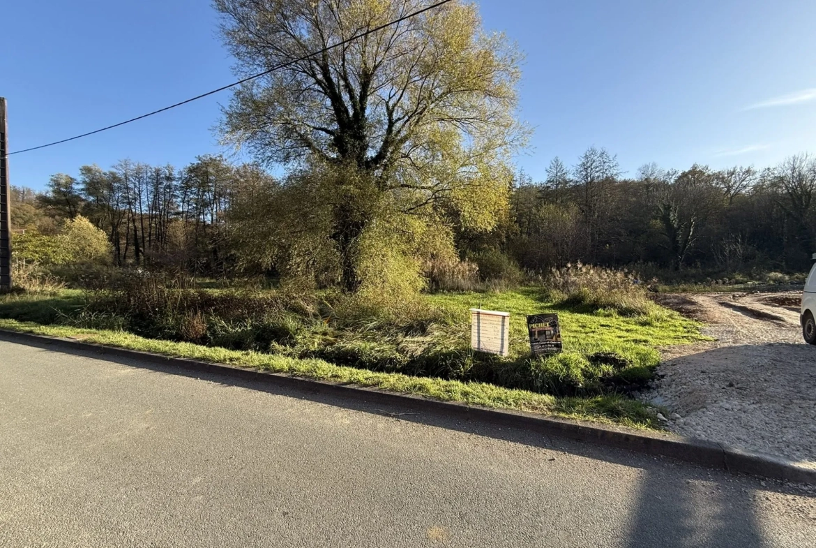 Terrain constructible de 807 m² à Étouuans, proche Belfort et Suisse 